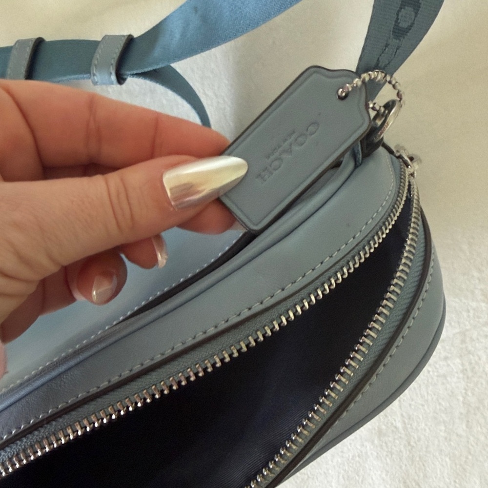 Coach Sky Blue Leather waist bag Fanny pack waistbag crossbody Pouch bag pocket - Picture 6 of 6